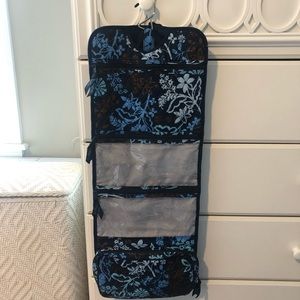 Vera Bradley iconic hanging travel organizer